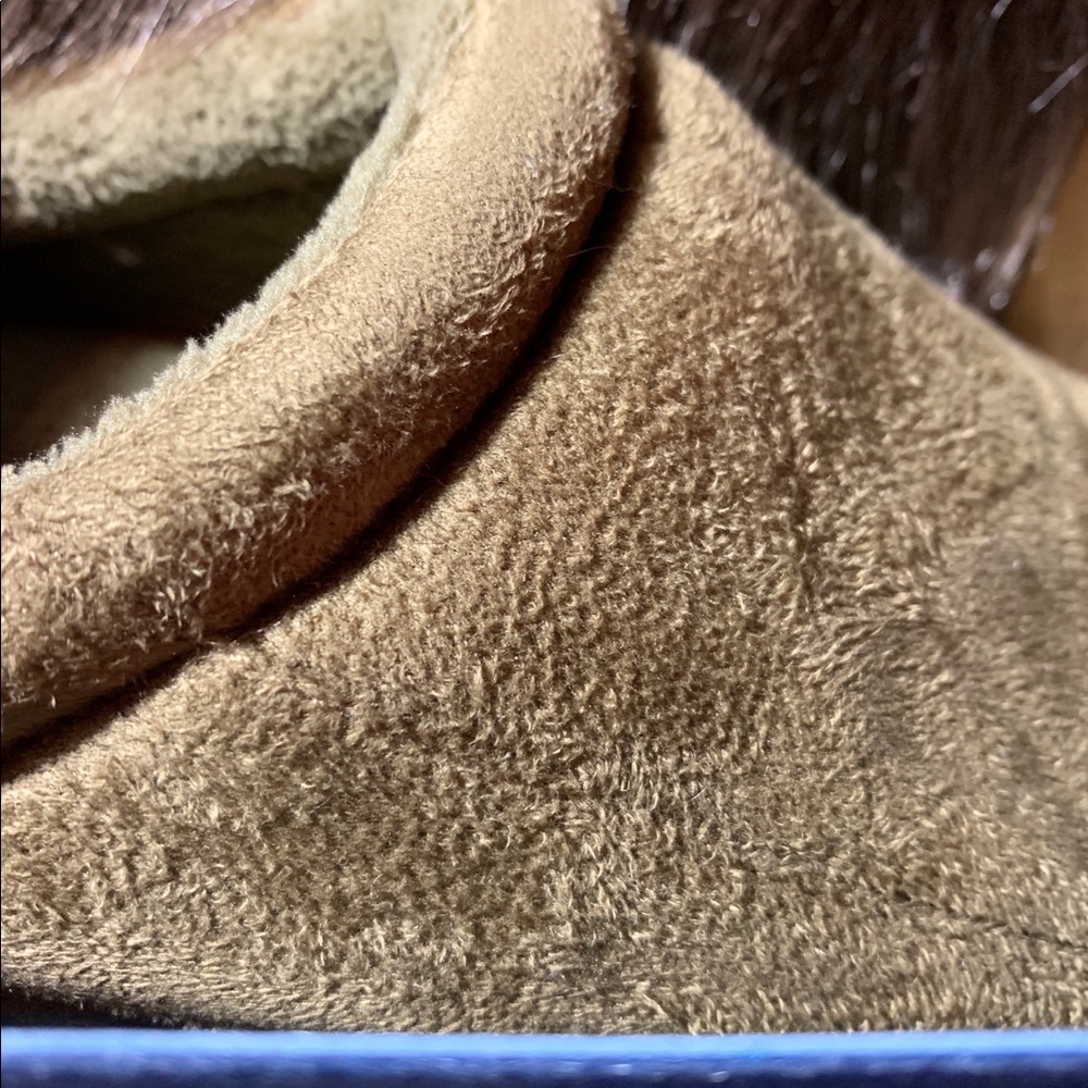 NWT and in Box Memory Foam Men’s Slippers - Picture 2 of 4